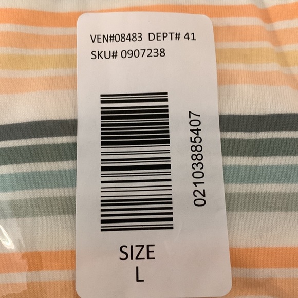 NWT Westport Tshirt. Size Large. 95% rayon 5% spandex. - Picture 4 of 4